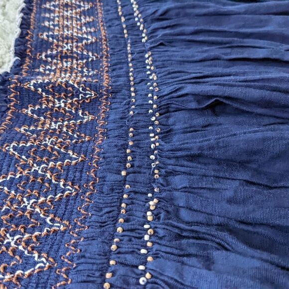 Free PEOPLE Navy blue Smocked skirt Small @F1 - Picture 7 of 9